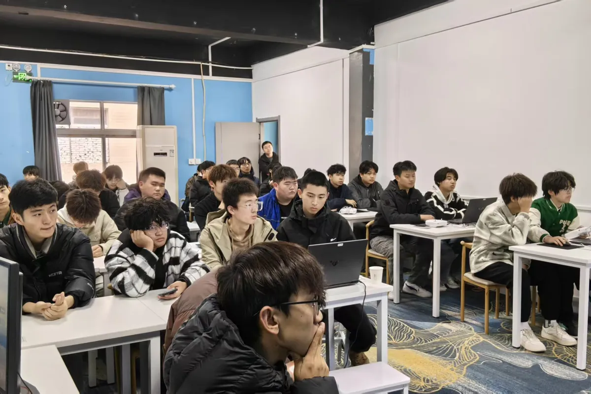 西安无人机执照培训报名条件与费用说明